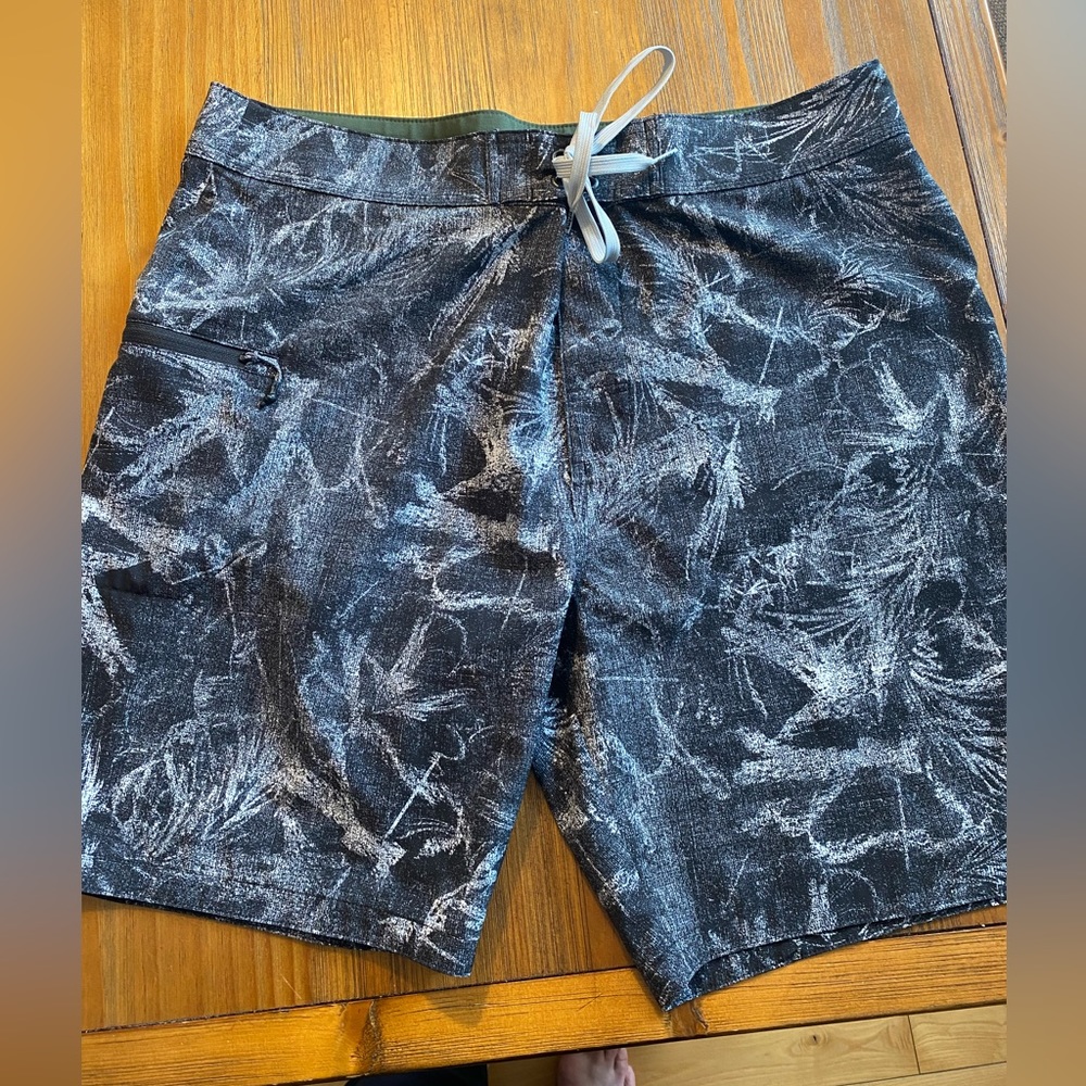 Mens PRANA boardshort 36 waist